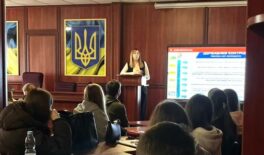 Теорія та практика: посадовиця Держпраці провела бінарну лекцію для студентів-юристів в Івано-Франківську